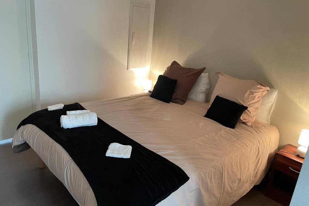Logement Entier 33 M2 A ポー エクステリア 写真