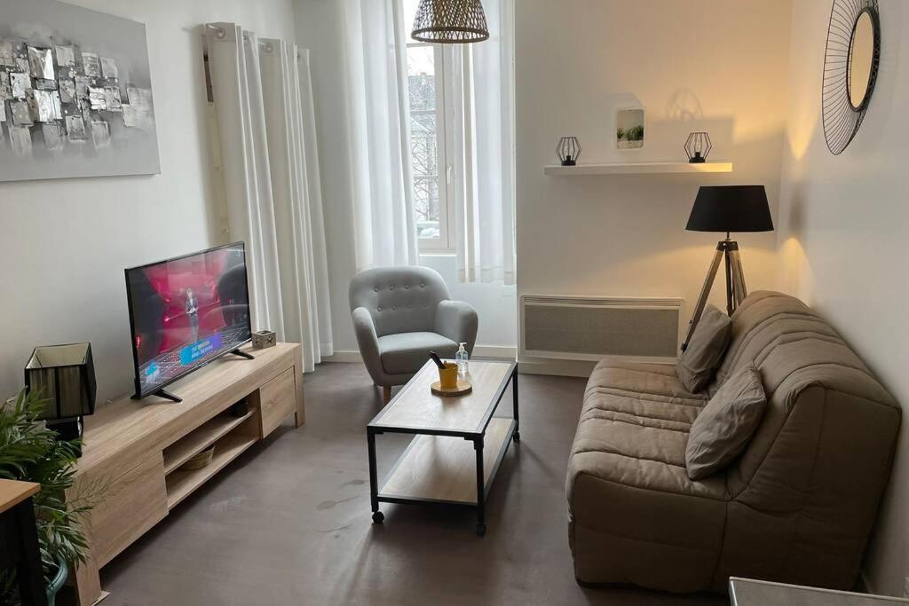 Logement Entier 33 M2 A ポー エクステリア 写真