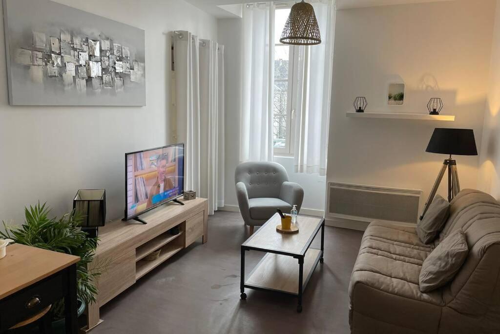 Logement Entier 33 M2 A ポー エクステリア 写真